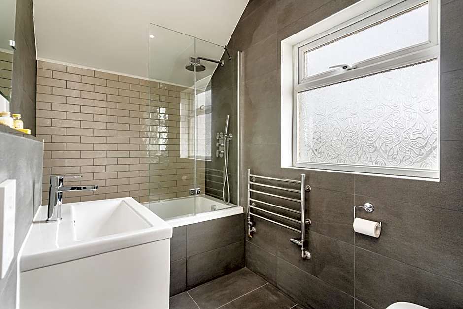 The Roost on Rock Road