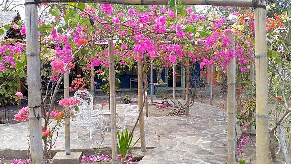 Elephant House and Bungalows Gili Air