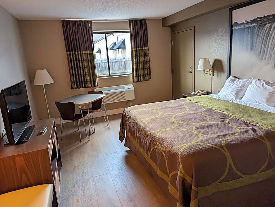 Super 8 by Wyndham Niagara Falls