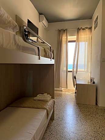 Quadruple Room with Sea View