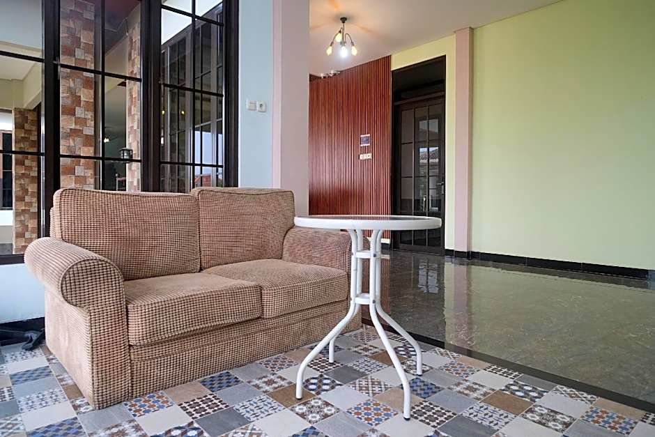 Urbanview Grand Lotus Hotel by RedDoorz