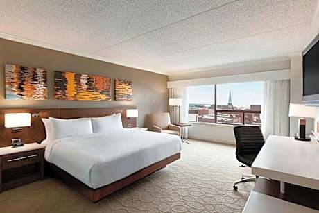 Larger Guest room, 1 King, Harbor view
