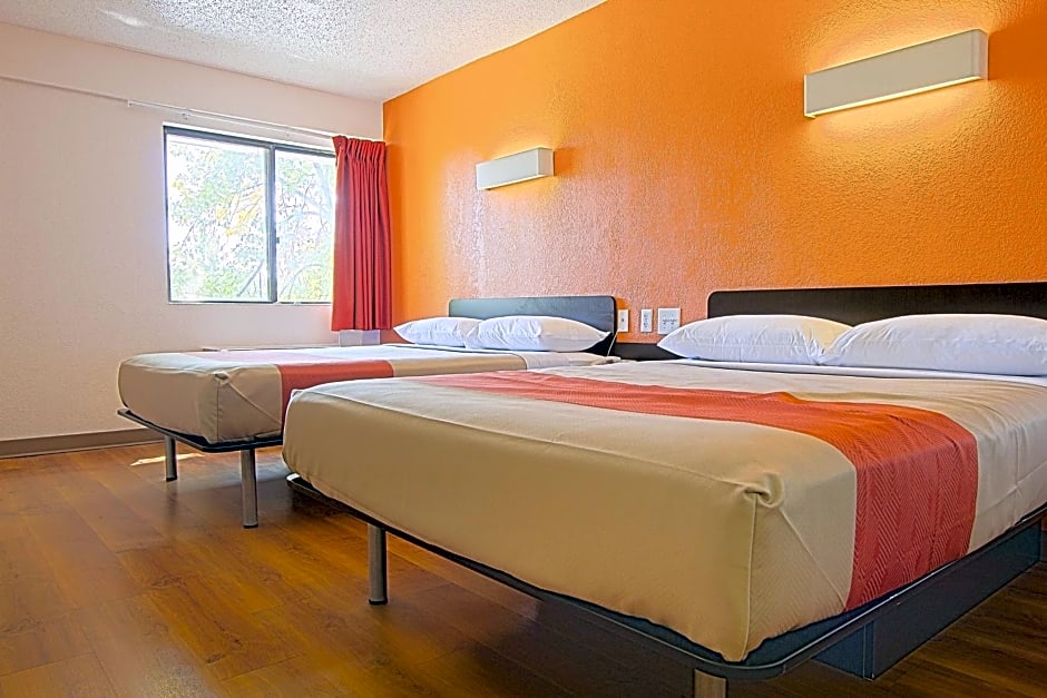 Motel 6-East Brunswick, NJ