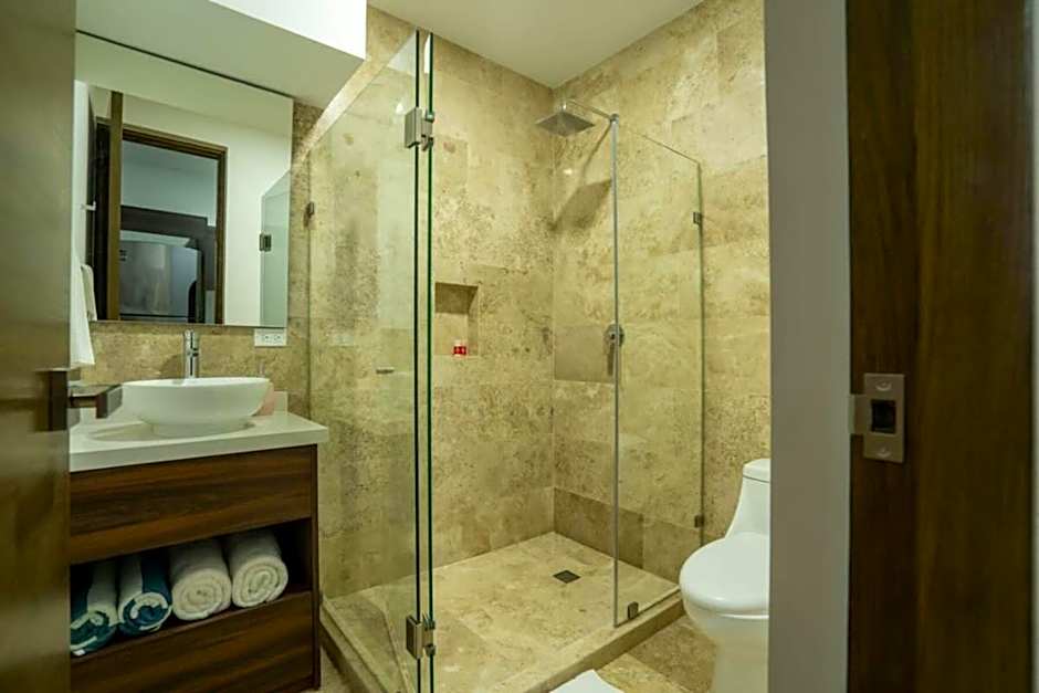 Cozy Studio Pool and Roof Lounge Beach 5 Blocks