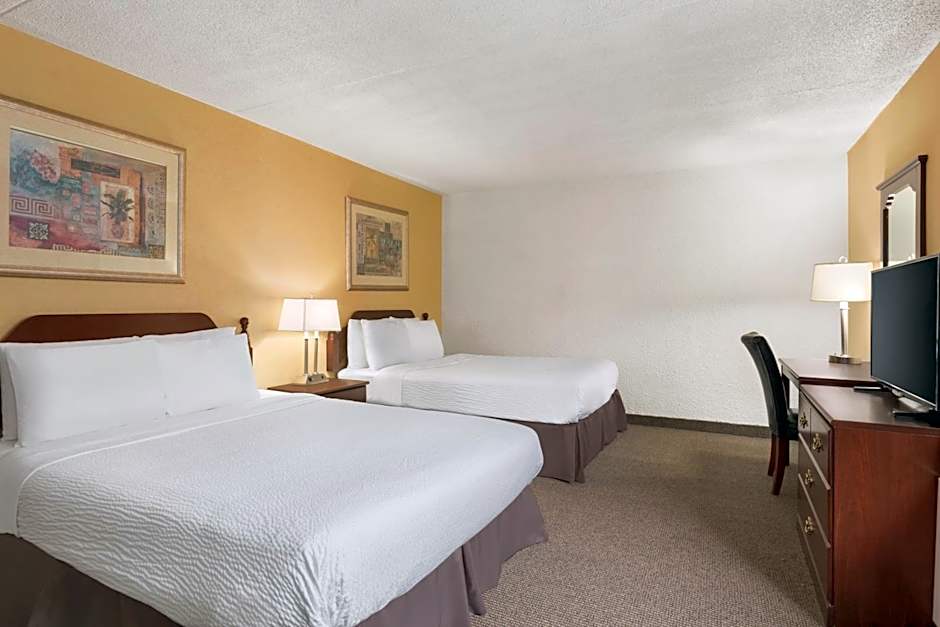 Days Inn by Wyndham Fallsview