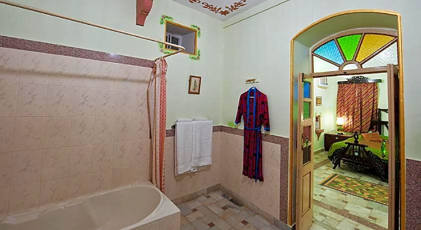 Ravla Bhenswara Hotel