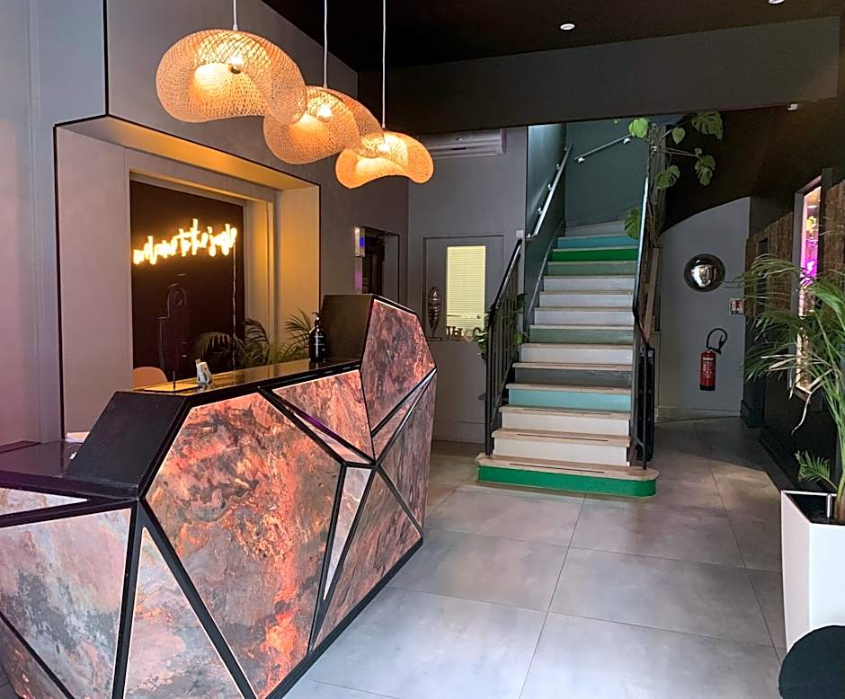 Urban Jungle Hotel Orleans --- ex Grand Hotel