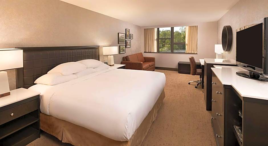 The Saratoga Hilton