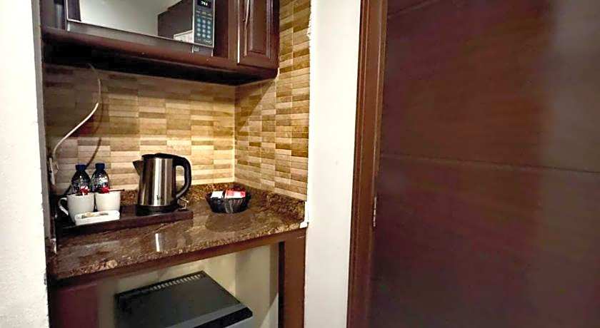 Queens Suite Hotel