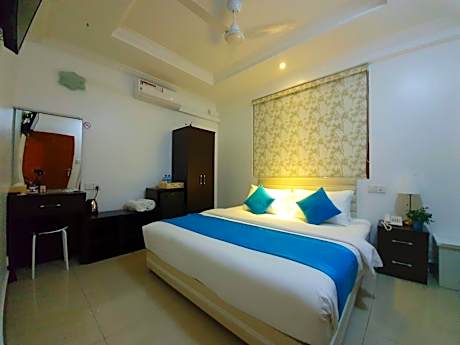 Deluxe Double or Twin Room with Balcony (10% off on Male City Tour)