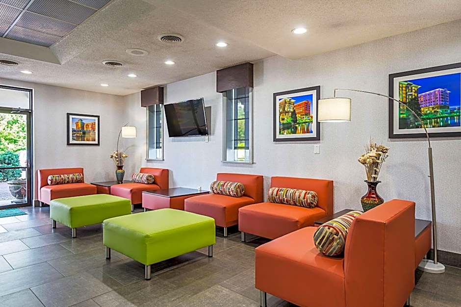 Quality Inn & Suites Greenville - Haywood Mall