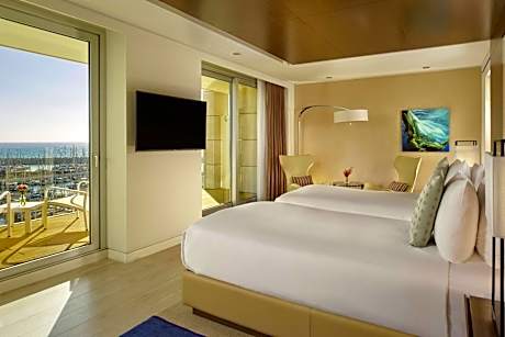 Deluxe Marina View, Larger room, 2 Twin, Balcony