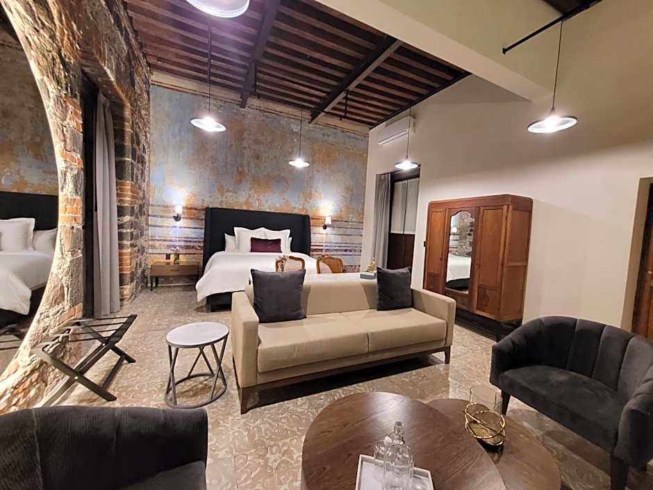 Milo Collection Hotel