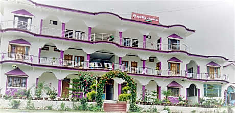 Jahnavi hotel