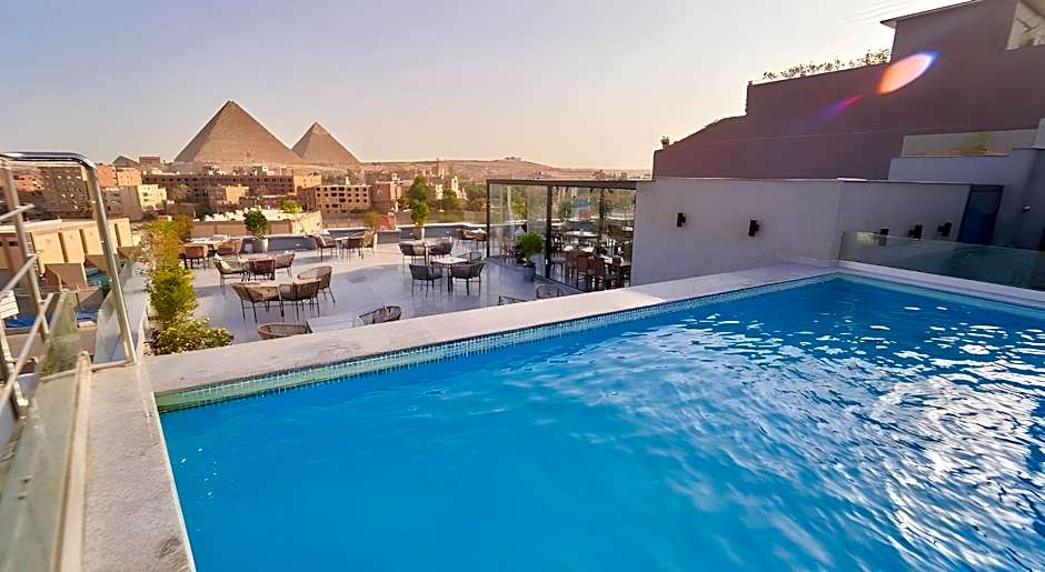 Pyramid Front Hotel