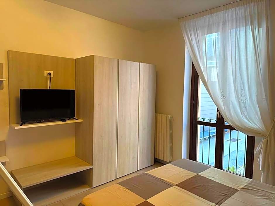 Antica Campione Rooms & Hostel