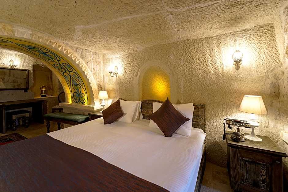 Doctor's Cave Suites