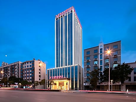 Vienna International Hotel Jingmen Railway Station Branch of Jingchu Institute of Technology