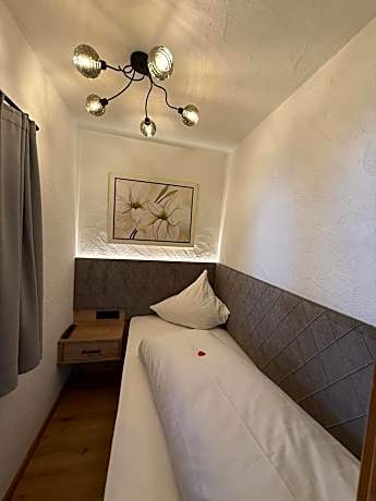 Suite with Mountain View