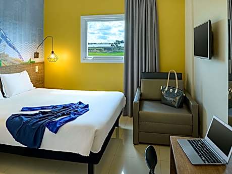 STARDARD COUPLE WITH SOFA BED