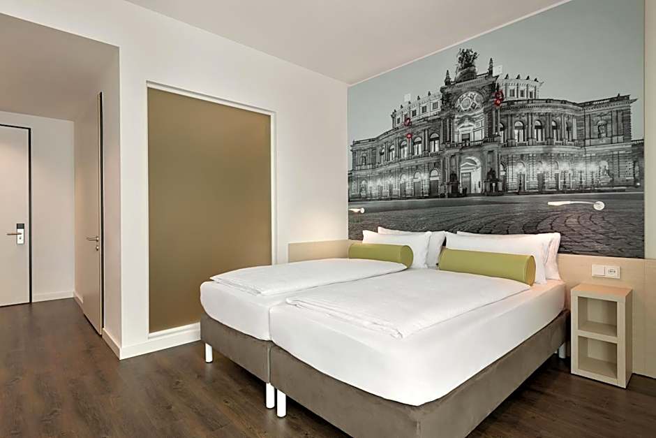 Super 8 by Wyndham Dresden