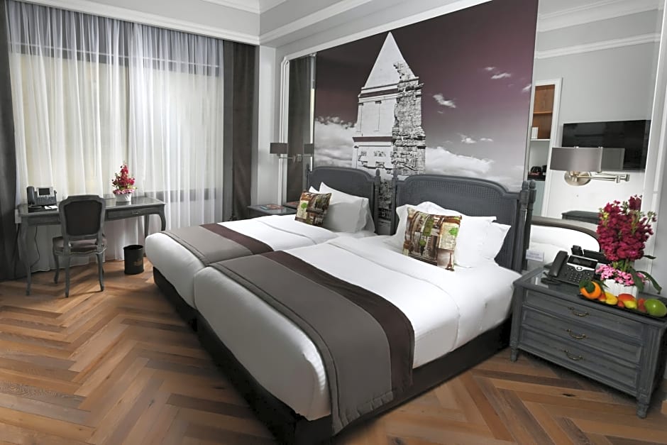 Le Bristol Hotel