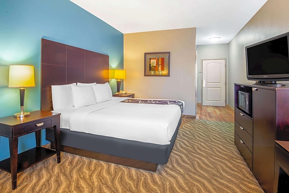 Photo 1 of 3 of 1 King Bed