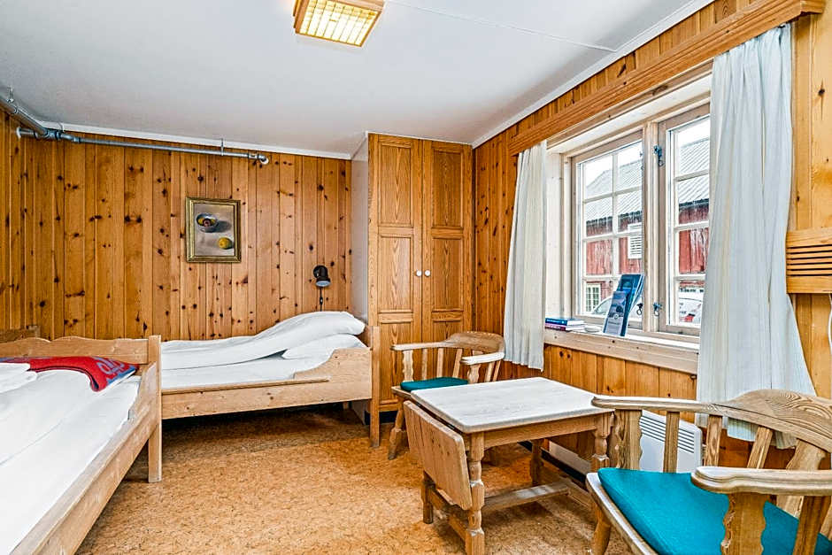 Kongsvold Fjeldstue by Frich`s