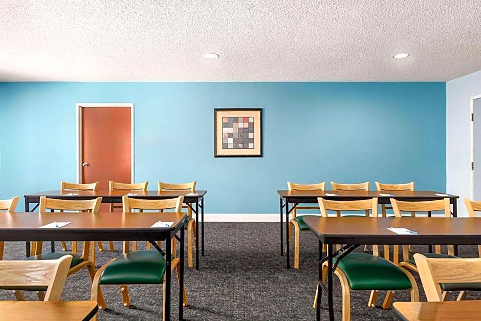 Days Inn by Wyndham Shallotte