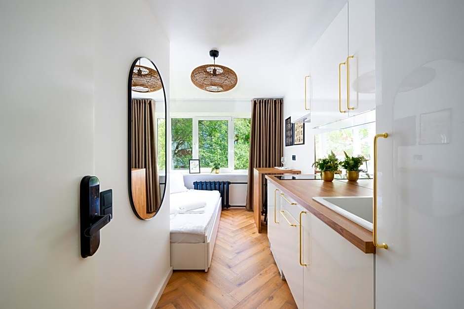 Oasis Airport Studios by RevalHome