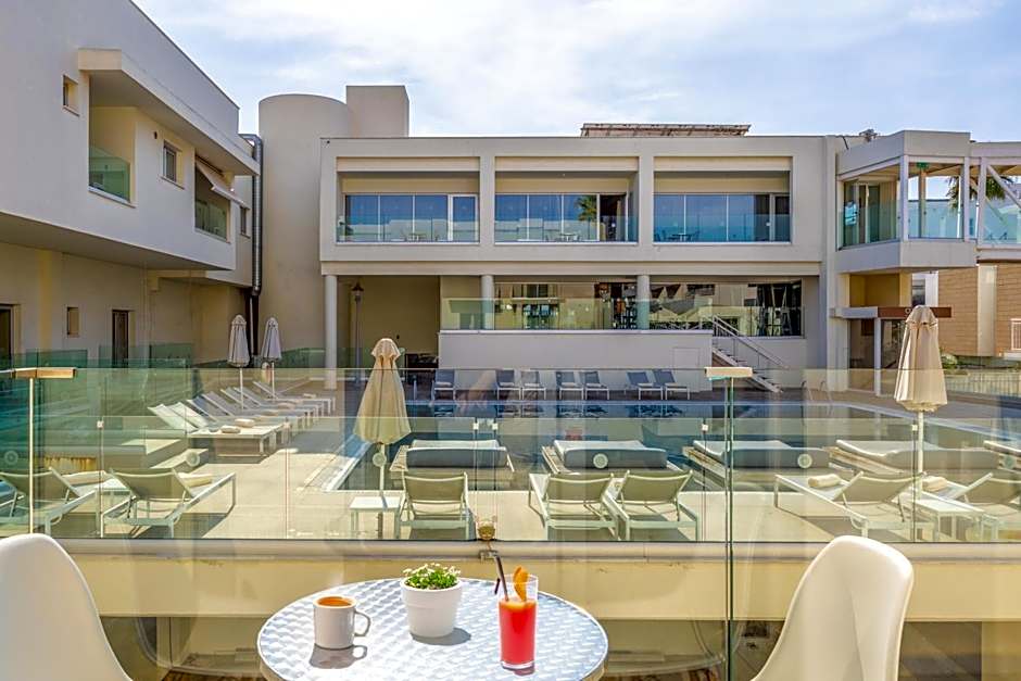 Melpo Antia Hotel & Suites