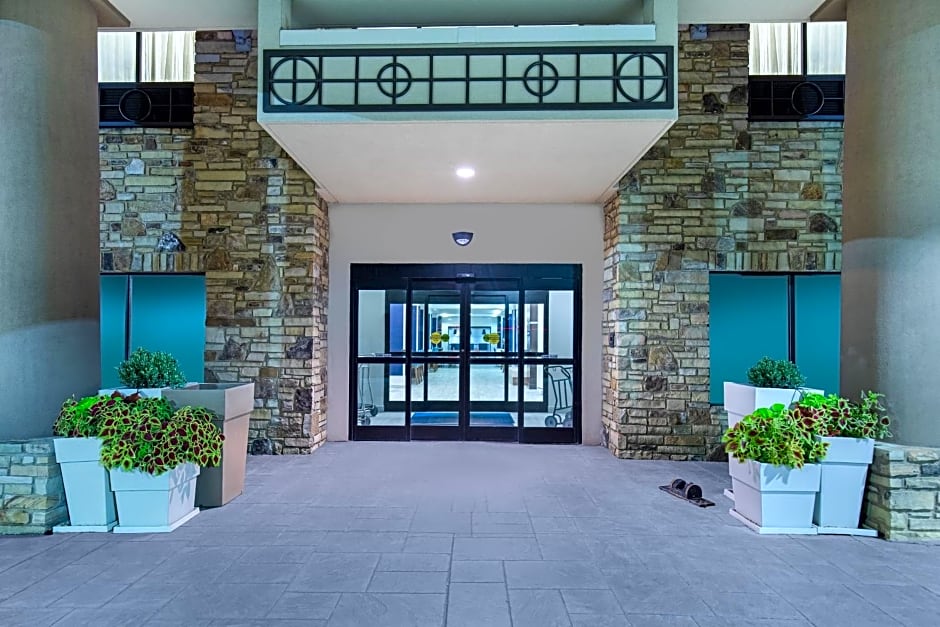 Holiday Inn Express & Suites - Cleveland Northwest By IHG