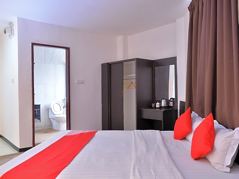 OYO 43960 Laksamana Executive & Boutique Hotel