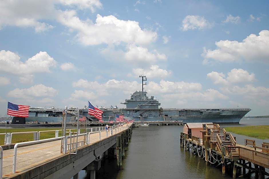 Hotel Indigo Mount Pleasant By IHG