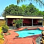 Lapologa Bed And Breakfast