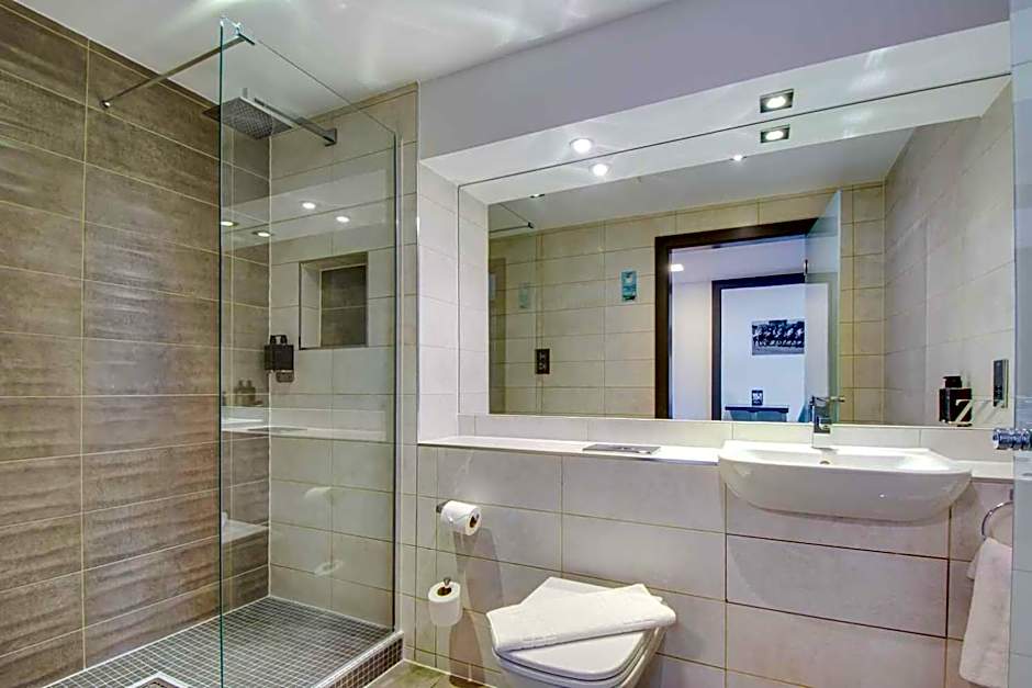 Roomzzz Chester City