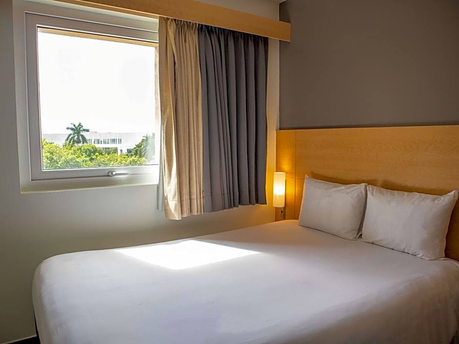 Ibis Merida