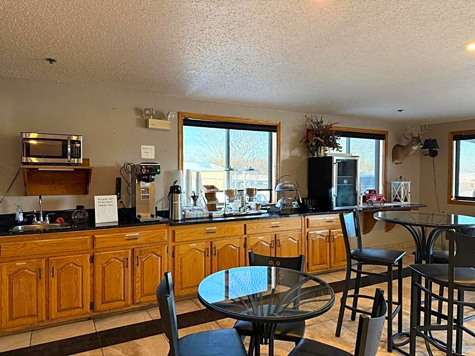 Cassville Four Seasons Inn & Suites