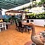Attic,Terrace & BBQ, Airport 15 Min, Cruise-Port 30 min, Fácil enlace Metro Barcelona