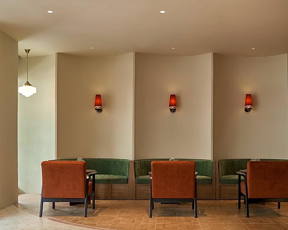 Len Hotel
