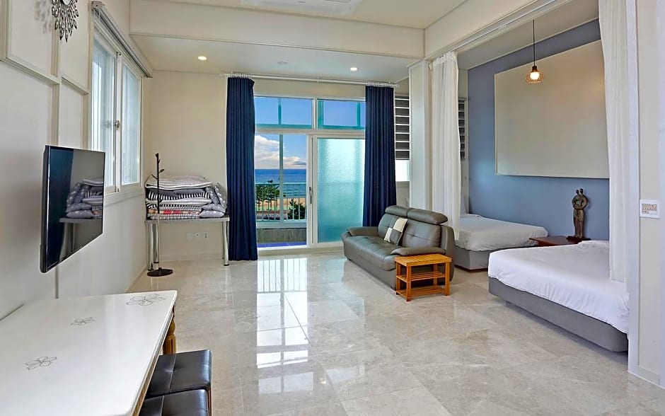 Gangneung Buchaegil Motel and Pension