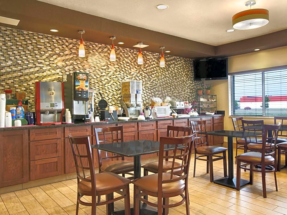 Quality Inn & Suites Benton Harbor - St. Joseph