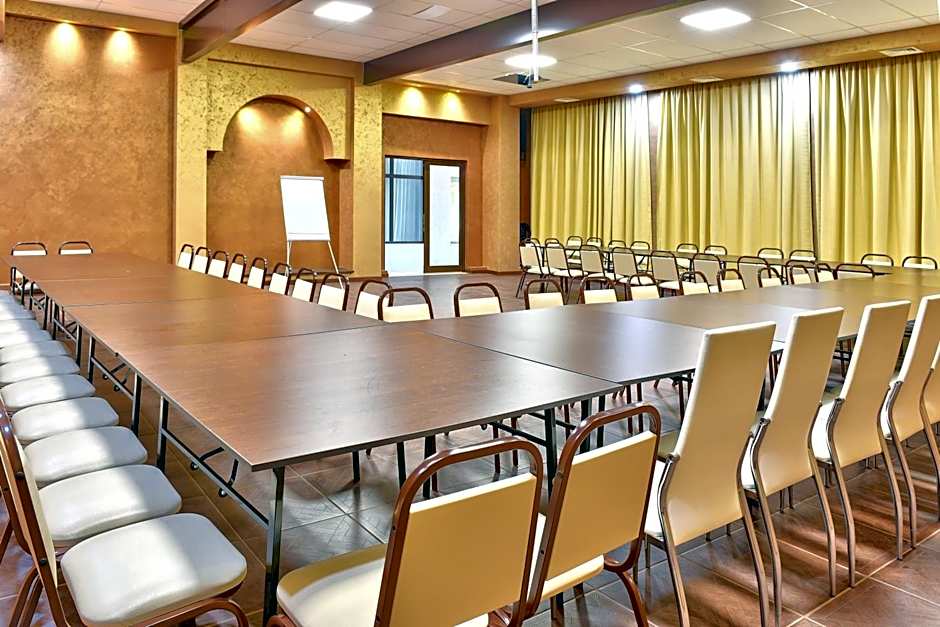 Estreya Residence Hotel and SPA