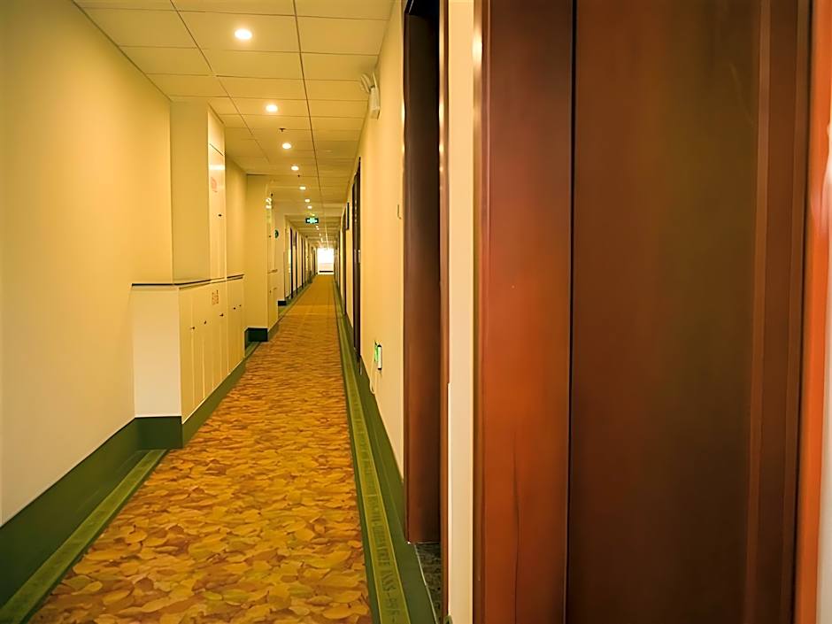 GreenTree Inn ZiBo LiuQuan Road Wal-Mart Square Express Hotel