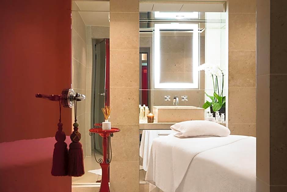 La Réserve Paris Hotel & Spa