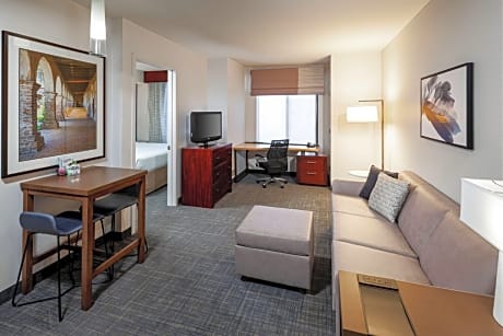 1 Bedroom Suite, 1 King, Sofa bed