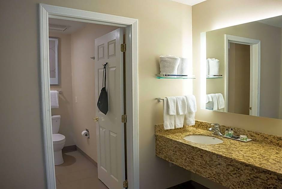 Hawthorn Suites by Wyndham Erie