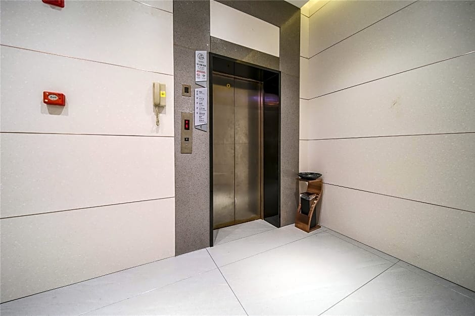 Borrman Hotel Heyuan Wanlvhu Railway Station