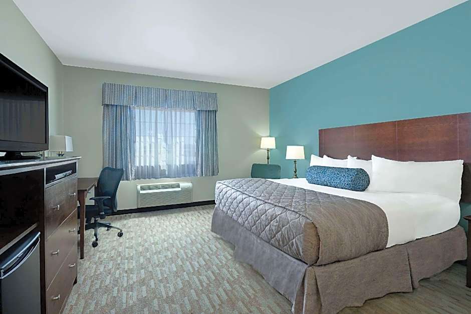 Baymont by Wyndham Minot
