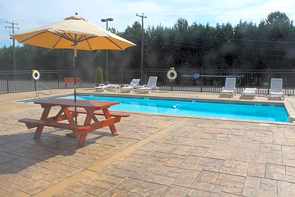 Holiday Inn Express Hotel & Suites Warrenton By IHG